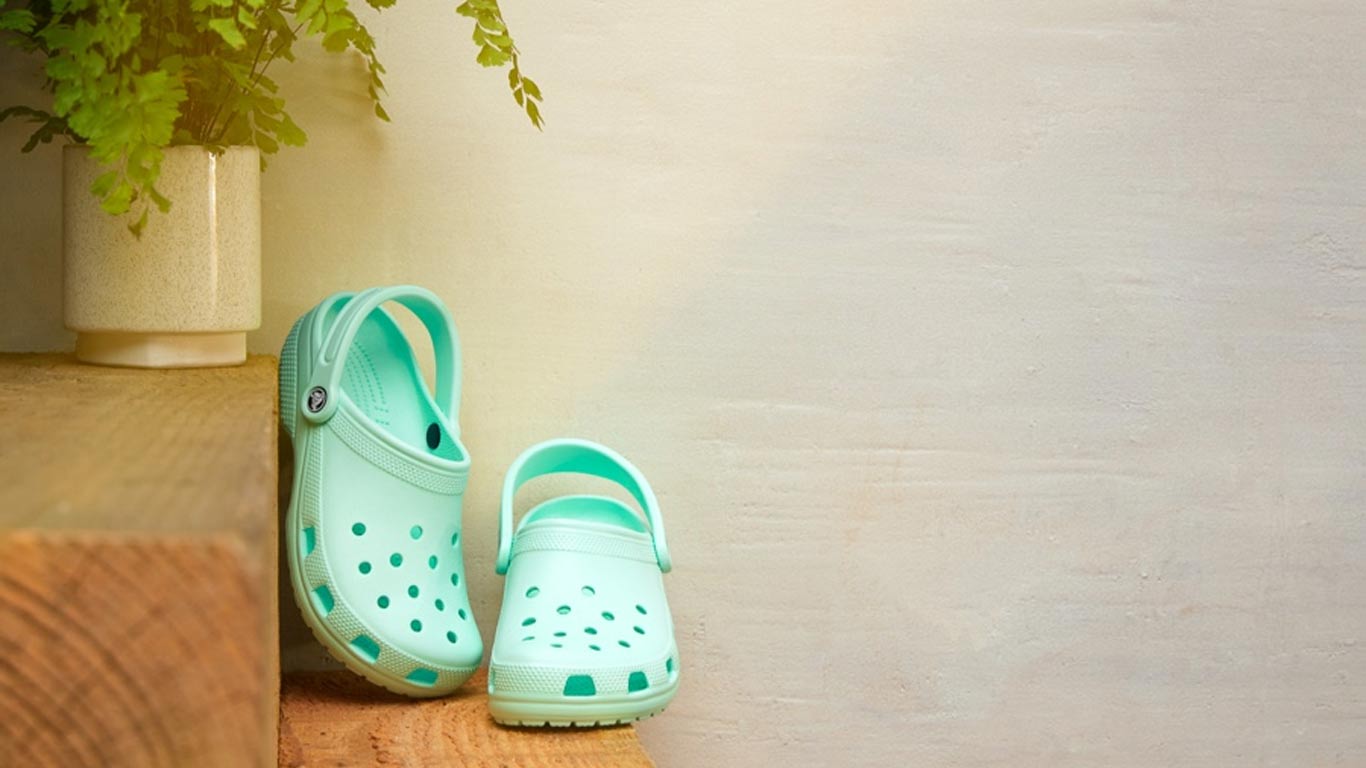 Healthcare Heroes: Enjoy 15% Off Sitewide on Crocs for Nurses!